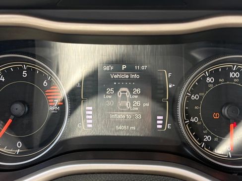 Used 2016 Jeep Cherokee Latitude w/ Comfort & Sound Group FWD image 22