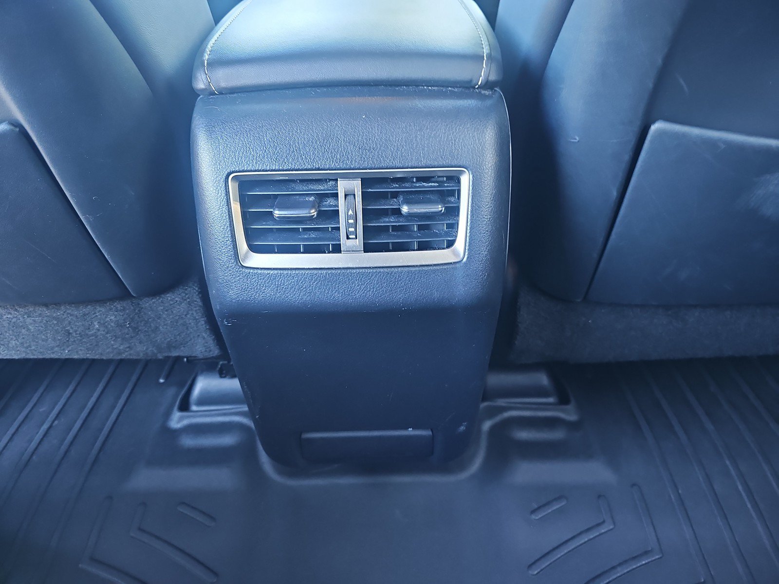 Used 2018 Lexus RX 350L FWD image 31