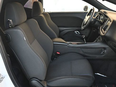 Used 2016 Dodge Challenger R/T Scat Pack w/ Driver Convenience Group image 16