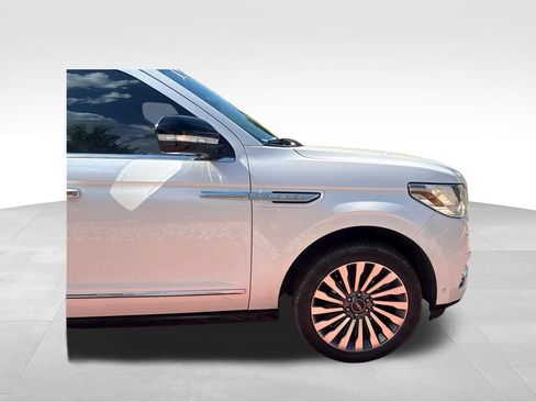 Used 2018 Lincoln Navigator Reserve w/ Technology Package AWD/4WD image 35