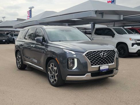 Used 2022 Hyundai Palisade Calligraphy FWD image 2