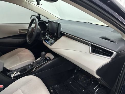 Used 2022 Toyota Corolla LE FWD image 25