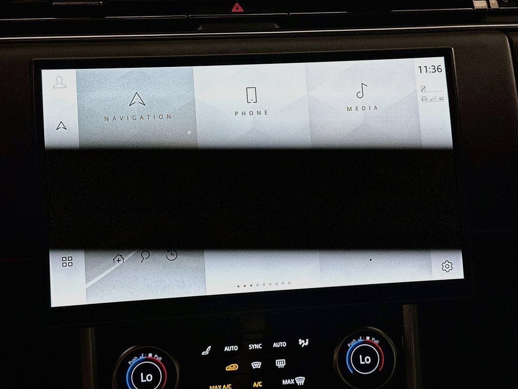Certified 2023 Land Rover Range Rover SE AWD/4WD image 16