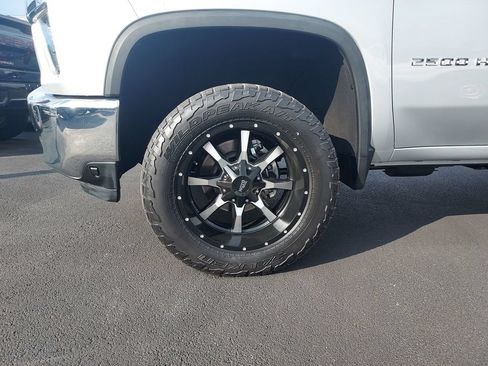 Used 2021 Chevrolet Silverado 2500 LT w/ Convenience Package AWD/4WD image 9