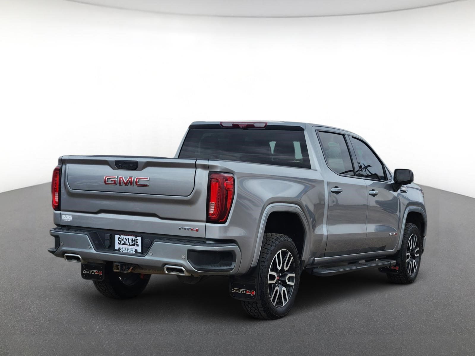 Used 2023 GMC Sierra 1500 AT4 w/ Technology Package AWD/4WD image 3