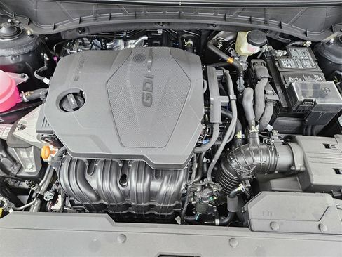 Used 2025 Hyundai Tucson SE image 20