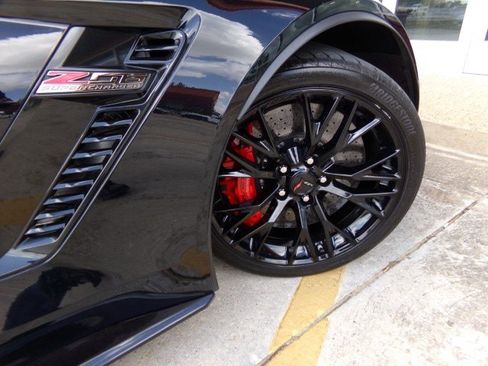 Used 2016 Chevrolet Corvette Z06 w/ 3LZ Preferred Equipment Group RWD image 29