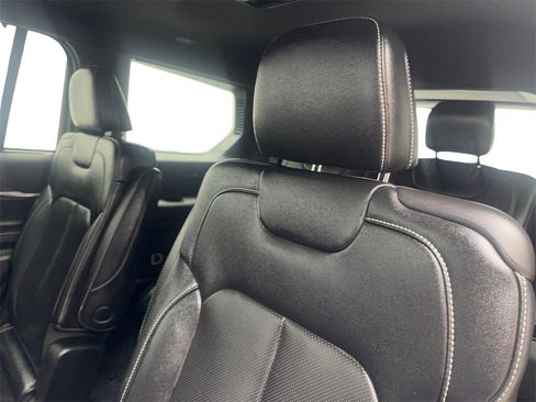 Used 2024 Jeep Grand Cherokee L Limited w/ Luxury Tech Group II image 35