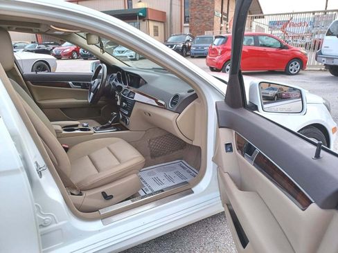 Used 2014 Mercedes-Benz C 250 Sedan image 10