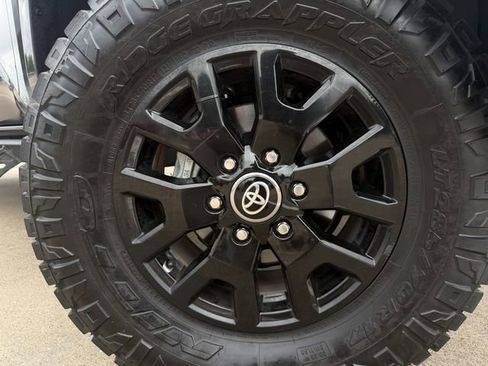 Used 2025 Toyota Tacoma TRD Sport AWD/4WD image 10