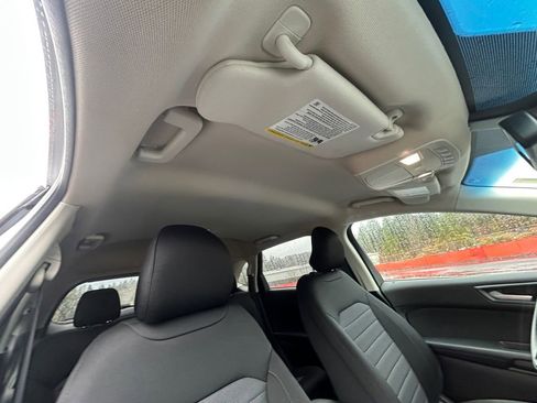 Used 2019 Ford Edge SE w/ SE Fleet Driver's Package image 27