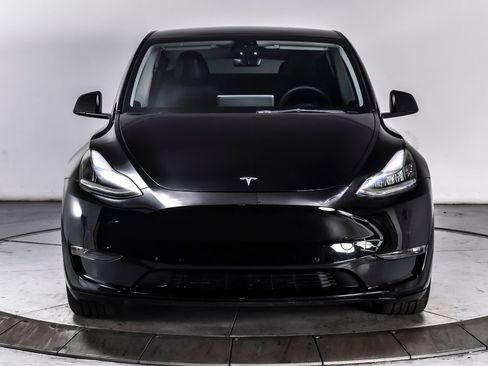 Used 2022 Tesla Model Y Long Range AWD/4WD image 8