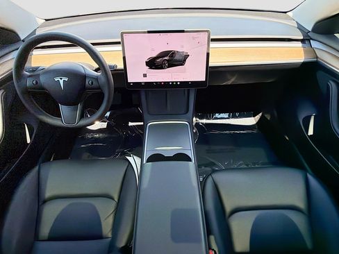 Used 2023 Tesla Model 3 Standard Range RWD image 15