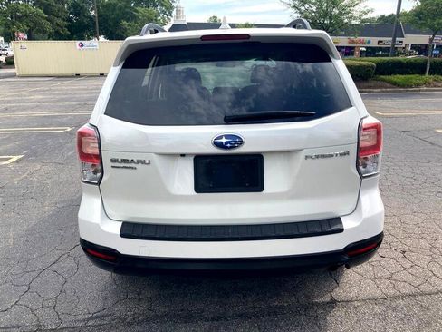 Used 2018 Subaru Forester 2.5i Premium w/ All-Weather Package image 10
