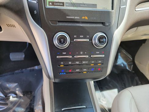 Used 2018 Lincoln MKC Reserve FWD image 18
