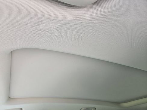 Used 2022 Buick Envision Avenir w/ Technology Package II FWD image 26