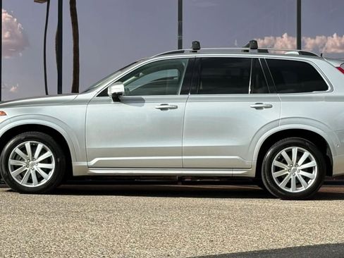 Used 2017 Volvo XC90 T6 Momentum AWD/4WD image 5