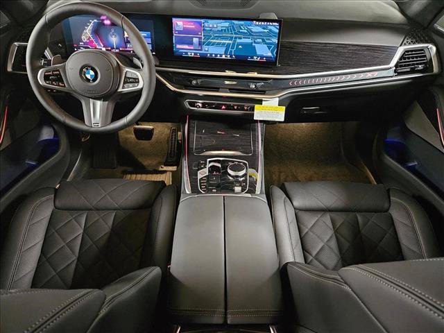 Used 2027 BMW X7 xDrive40i w/ M Sport Package AWD/4WD image 15