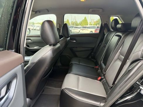 Used 2022 Nissan Rogue SV FWD image 16