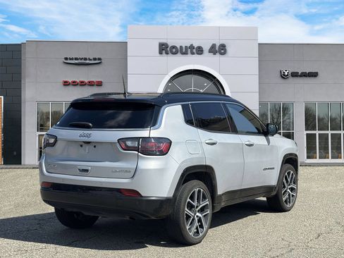 Used 2025 Jeep Compass Limited w/ Elite Group AWD/4WD image 5