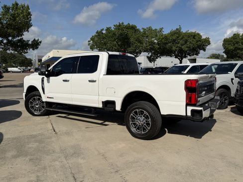 Certified 2024 Ford F250 Limited AWD/4WD image 9