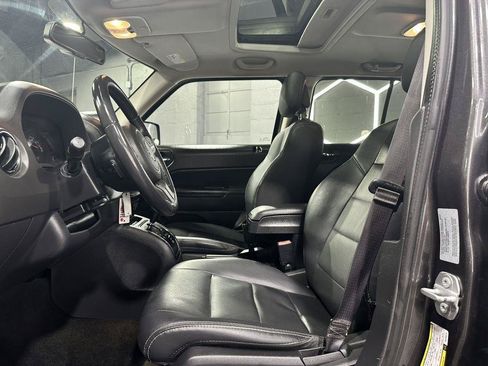 Used 2016 Jeep Patriot High Altitude AWD/4WD image 14