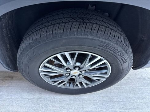 Used 2024 Chevrolet Traverse LT image 18