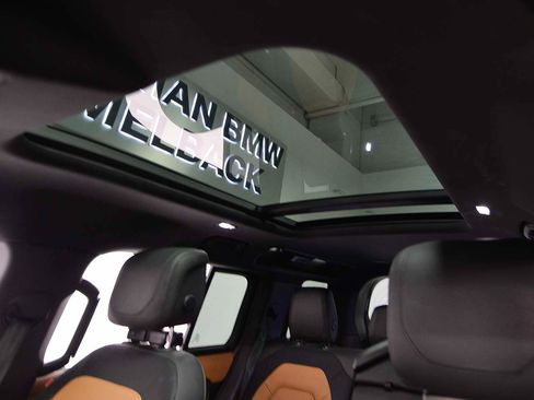 Used 2024 Land Rover Defender 110 X-Dynamic SE AWD/4WD image 7
