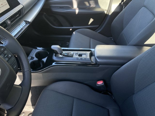 Used 2025 Toyota Prius LE FWD image 22