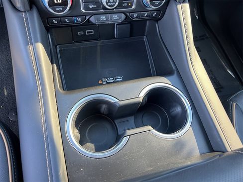 Used 2024 GMC Yukon AT4 w/ AT4 Premium Plus Package image 18