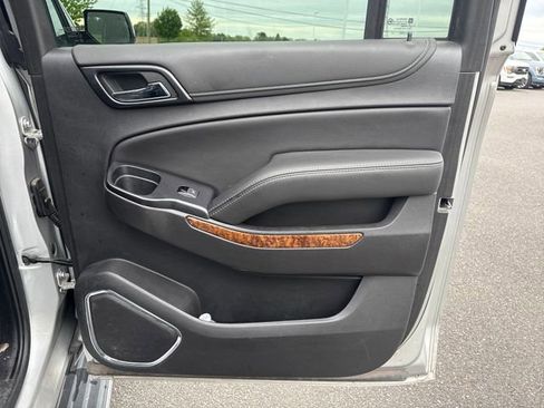 Used 2020 Chevrolet Suburban Premier AWD/4WD image 17