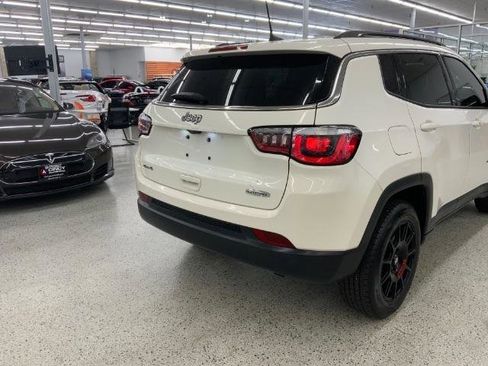 Used 2019 Jeep Compass Latitude w/ Popular Equipment Group image 39