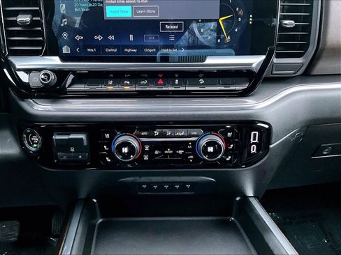 Used 2024 Chevrolet Silverado 2500 High Country w/ High Country Premium Package image 26