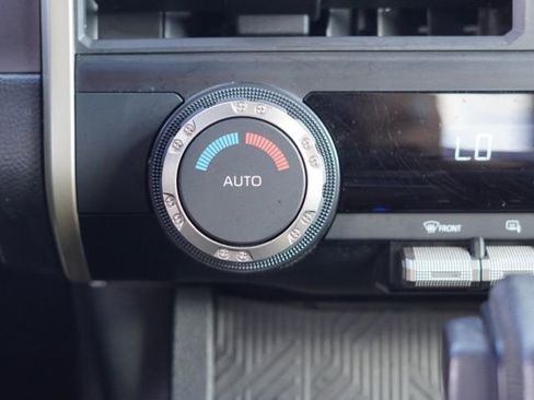 Certified 2025 Toyota Tacoma TRD Sport image 29