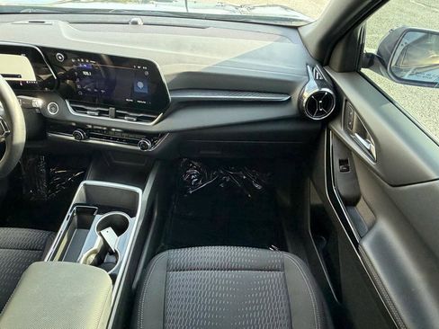 Used 2025 Chevrolet Equinox LT image 23