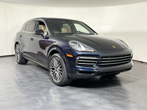Certified 2023 Porsche Cayenne AWD/4WD image 9