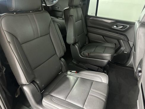 Used 2022 Chevrolet Suburban RST w/ Luxury Package AWD/4WD image 31