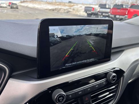 Used 2022 Ford Escape SE w/ SE Sport Appearance Package image 22