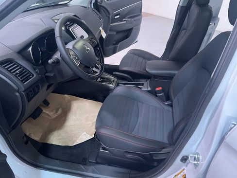 New 2025 Mitsubishi Outlander Sport SE image 10