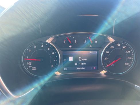 Used 2021 Chevrolet Equinox LT image 25