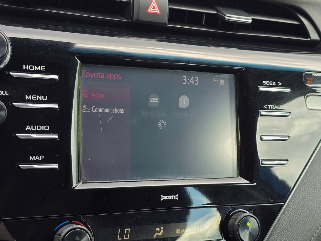 Used 2020 Toyota Camry SE FWD image 41
