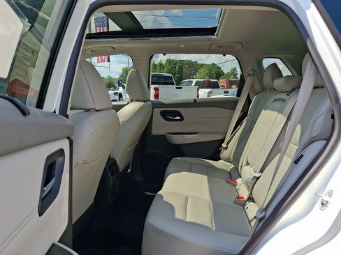 Used 2023 Nissan Rogue SV w/ SV Premium Package AWD/4WD image 11