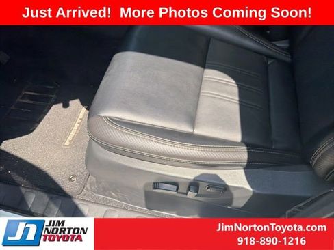 Used 2025 Nissan Frontier SL AWD/4WD image 7