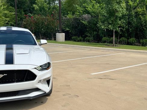 Used 2022 Ford Mustang GT Premium w/ Equipment Group 401A RWD image 3