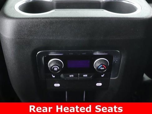 Used 2023 Chevrolet Suburban Z71 image 30