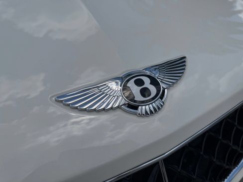 New 2026 Bentley Bentayga AWD/4WD image 33