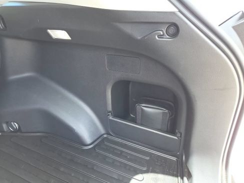 Used 2022 Toyota RAV4 LE AWD/4WD image 19