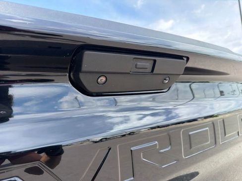 Used 2020 Chevrolet Silverado 1500 High Country w/ Technology Package AWD/4WD image 6