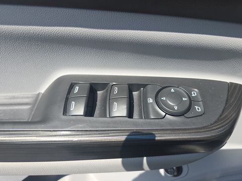 Used 2017 GMC Acadia SLT w/ LPO, Cargo Package FWD image 29