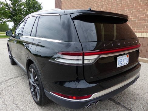 Used 2023 Lincoln Aviator AWD w/ Elements Package image 7
